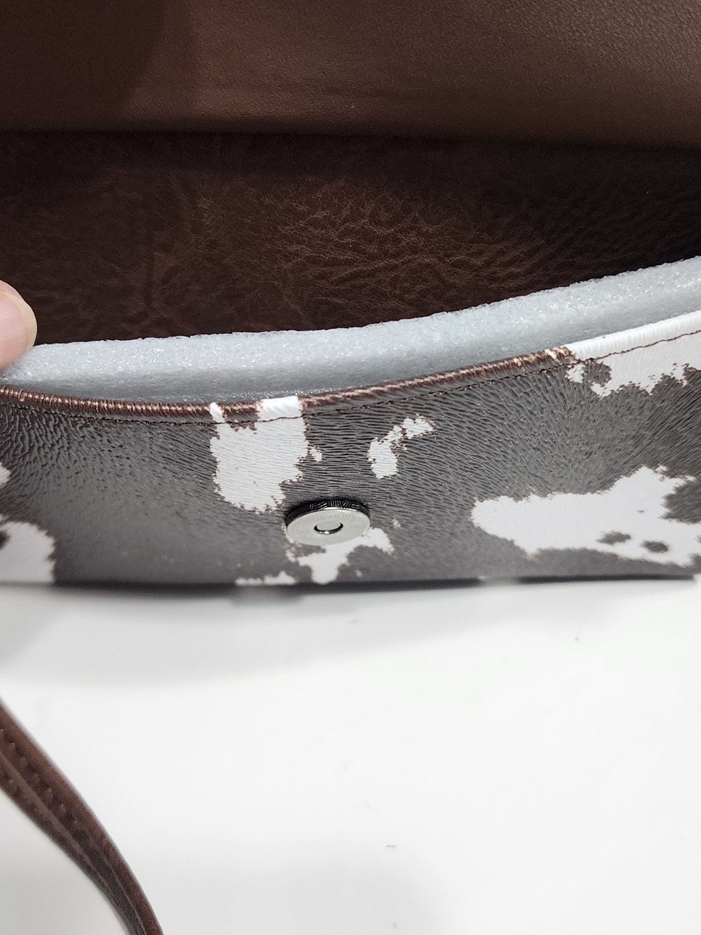 NWT Sam &Hadley Brown and White Western Embossed Wallet with Turquoise Accents - Picture 4 of 7